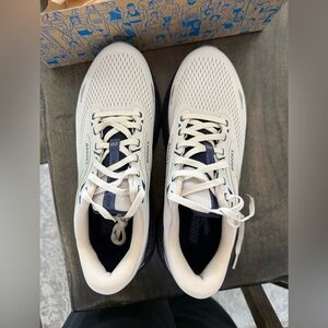 Brooks Adrenaline GTS 23 running shoe in a men's size 8.5